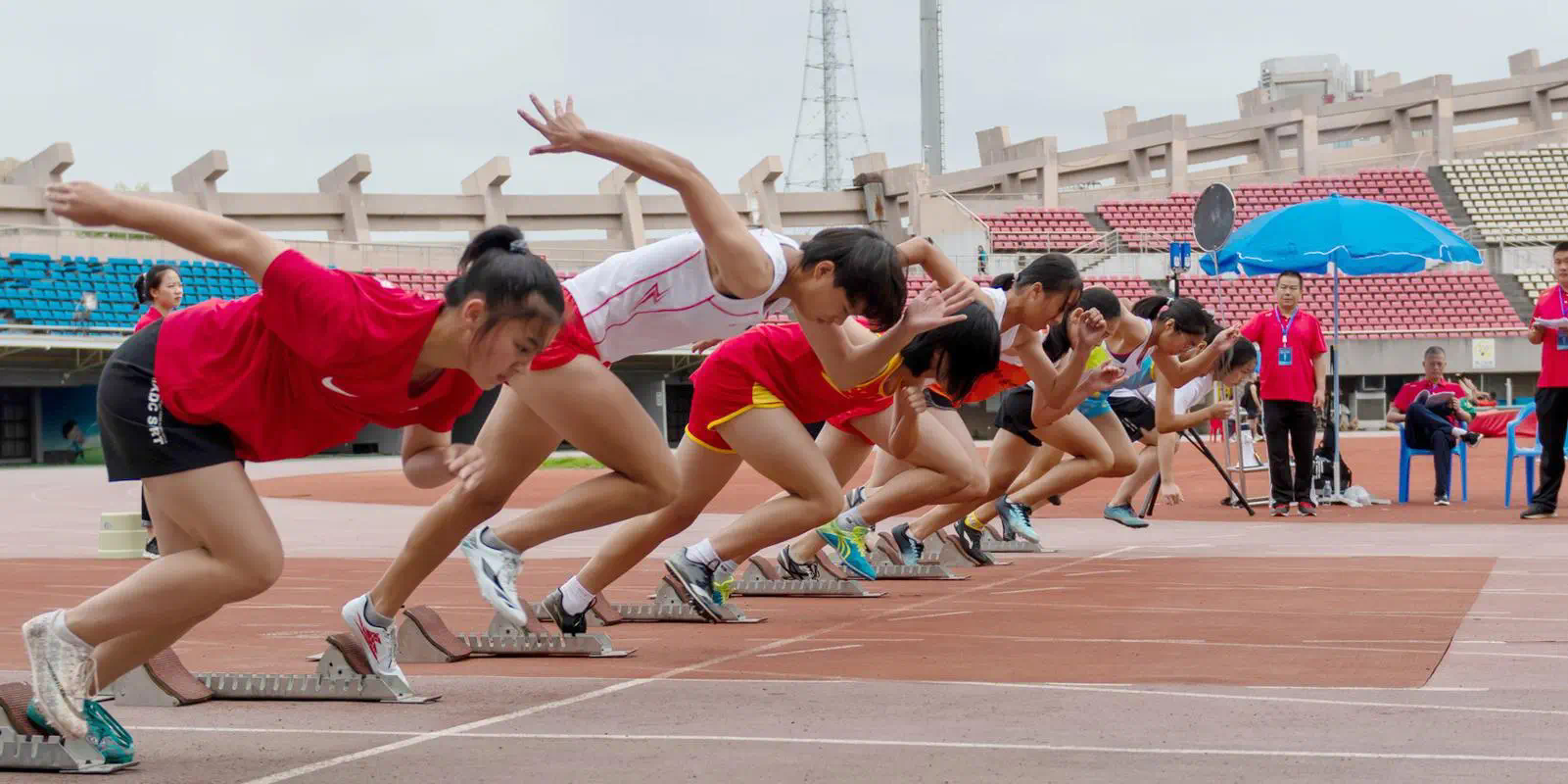 网球拍正常价格是多少元